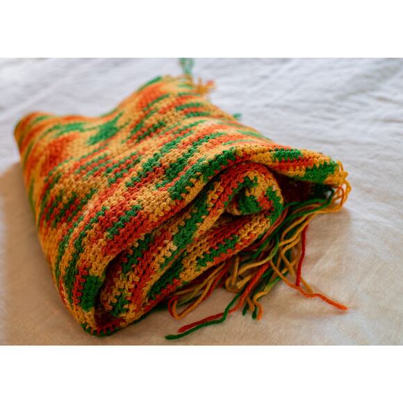 Vintage fringed crochet afghan, 70s orange! 69x27, Lap blanket, indie boho home - Picture 8 of 8